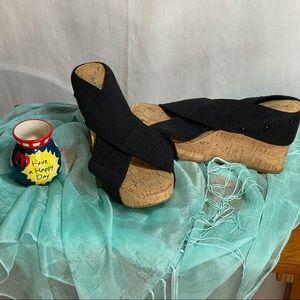 MICHELLE D crisscross wedge SZ 7 NWOT